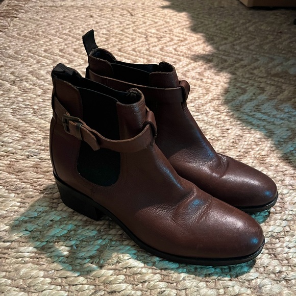 EUC Italian Leather Chelsea Boots - Picture 1 of 5